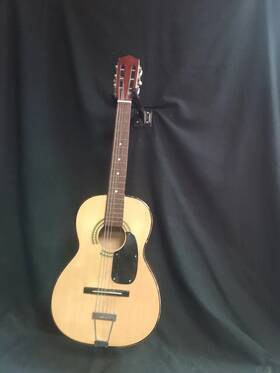 Fg-11 Yamaha Parlor Guitar