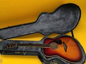 Fg735s Yamaha Red Label Acoustic Guitar Ex. Cond. Sitka And Rosewood Deluxe Case