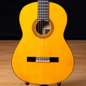 Iih615a Yamaha Gc32s Nylon String Classical Guitar Spruce Top Sn