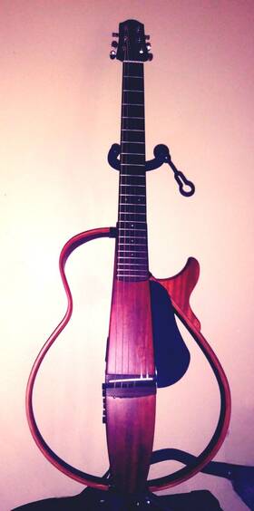 Yamaha Slg300s Nt Silent Acoustic Guitar - Case Strap And Floor Stand Incl