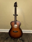Breedlove Discovery Concertina Acoustic Guitar 6-STRING Sunburst With Gig Bag. Fixed Price $425.00.