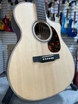 Larrivee VM-40 Acoustic Guitar Natural W/ohsc & Plek*d #055. Fixed Price $2306.00.