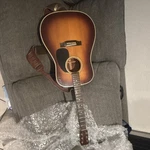 Martin & Co D-28 1967 Dreadnought 6-STRING Sunburst Right-handed +strap. Fixed Price $4600.00.